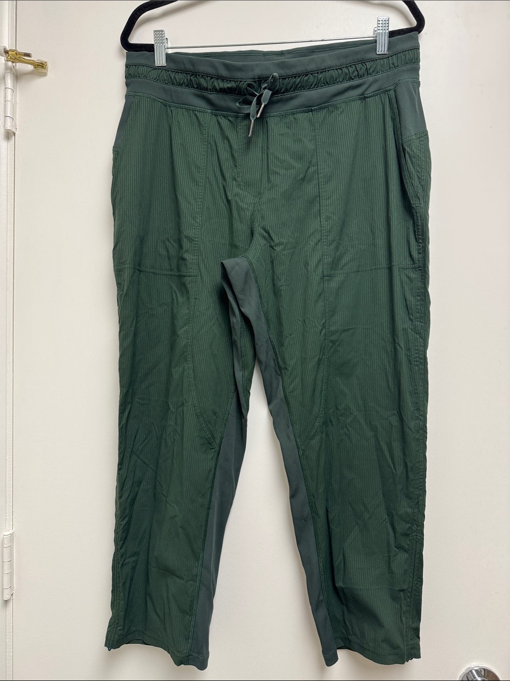 Lululemon Dance Studio Mid-Rise Cropped Pant In Legacy Green Size 12 Performance - Picture 2 of 9